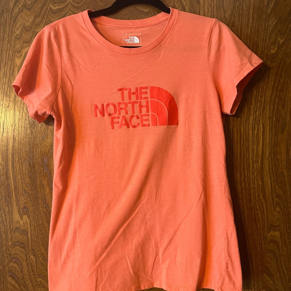 The North Face Women's Coral Short Sleeve Tee - slim fit ladies medium